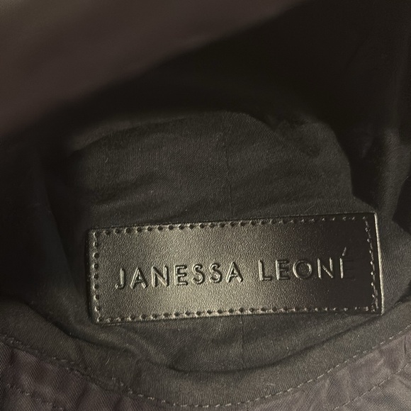 Janessa Leone
Franklin Bucket Hat Black - Picture 4 of 8